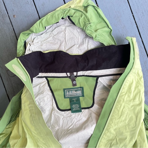 L L Bean Green Raincoat - Picture 2 of 4